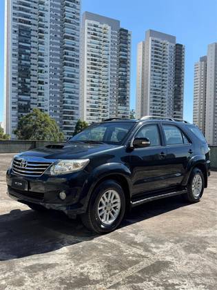 TOYOTA HILUX SW4 3.0 SR 4X4 16V TURBO INTERCOOLER DIESEL 4P AUTOMÁTICO